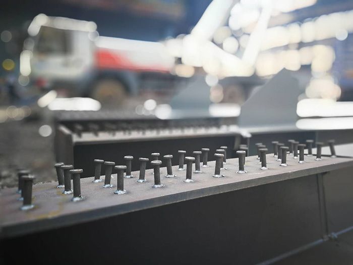 H型鋼梁、格構(gòu)柱